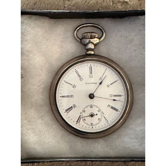 Antique Waltham silver pocket watch - Picture 1 of 9